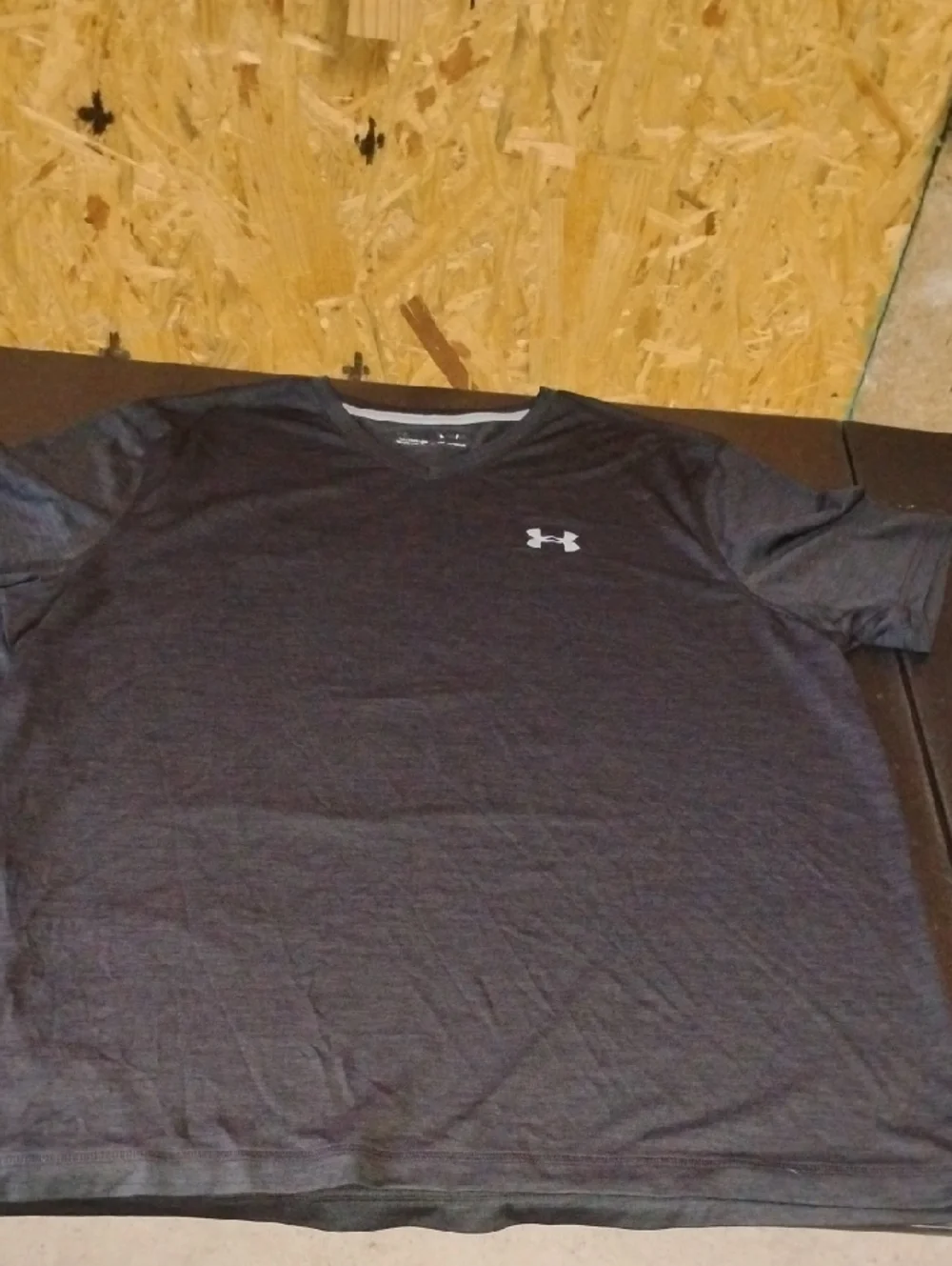 Under Armour Men’s Short Sleeve Athletic T-Shirt - Charcoal
